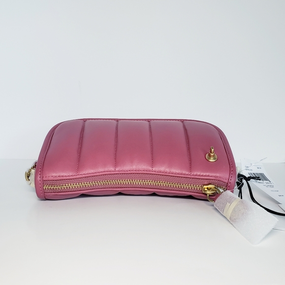 COACH | Quilted Swinger 20 Bag with Chain Strap - Picture 8 of 16